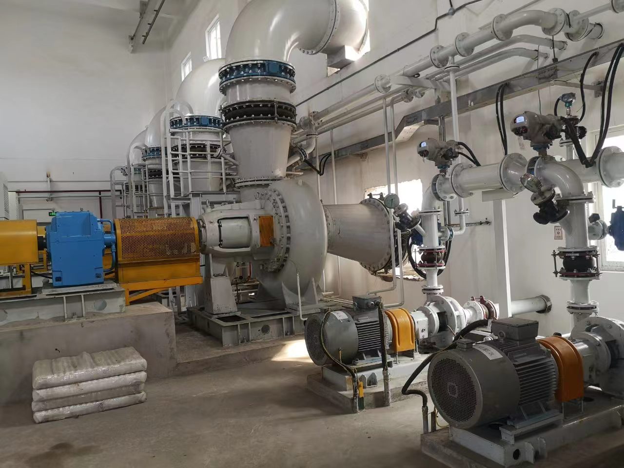 濟甯華源(yuán)電熱廠安裝脫硫(liú)泵